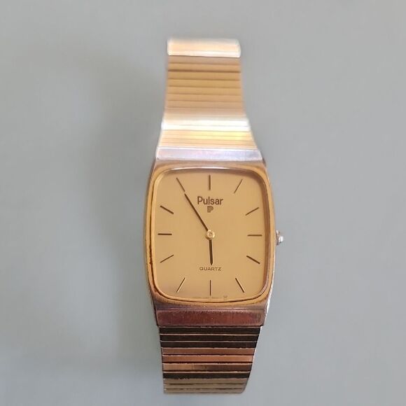 Pulsar Gold Tonneau Watch with Expandable Bracelet - Picture 1 of 4